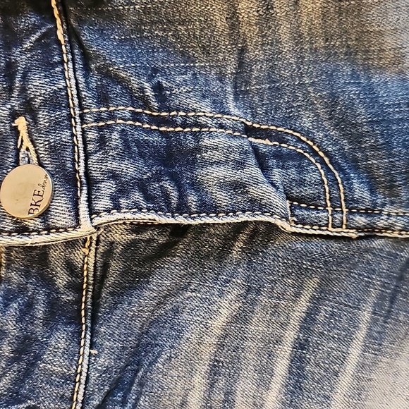 BKE Payton Distressed Stretch Low-Rise Denim  Shorts - Picture 3 of 12